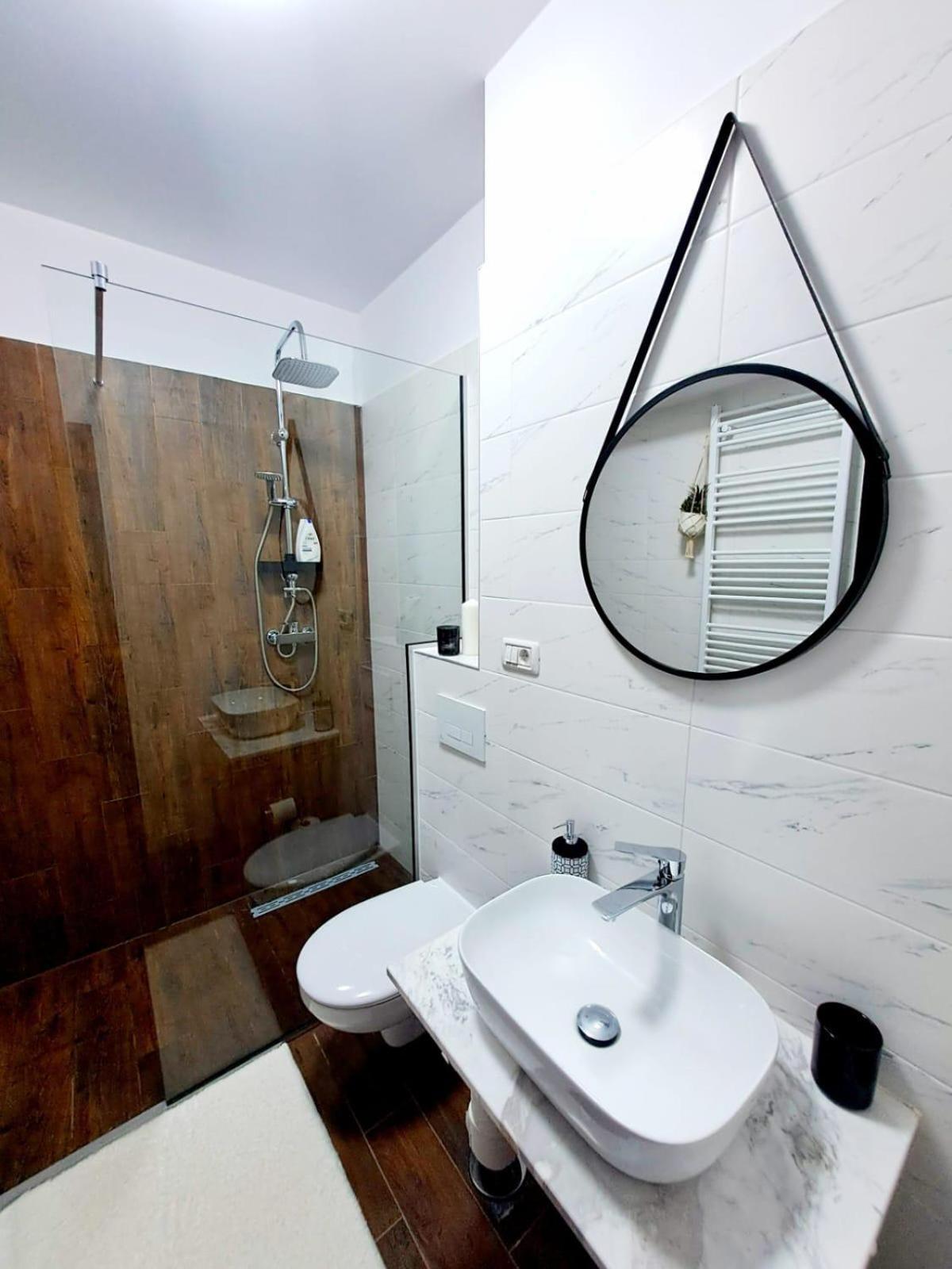 Mountain Breeze Luxury Apartment Ac & Parcare Privata Brašov Exteriér fotografie