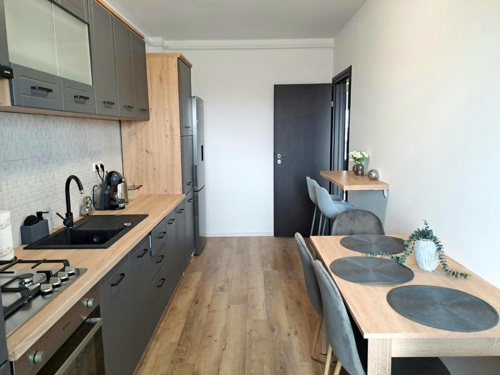 Mountain Breeze Luxury Apartment Ac & Parcare Privata Brašov Exteriér fotografie