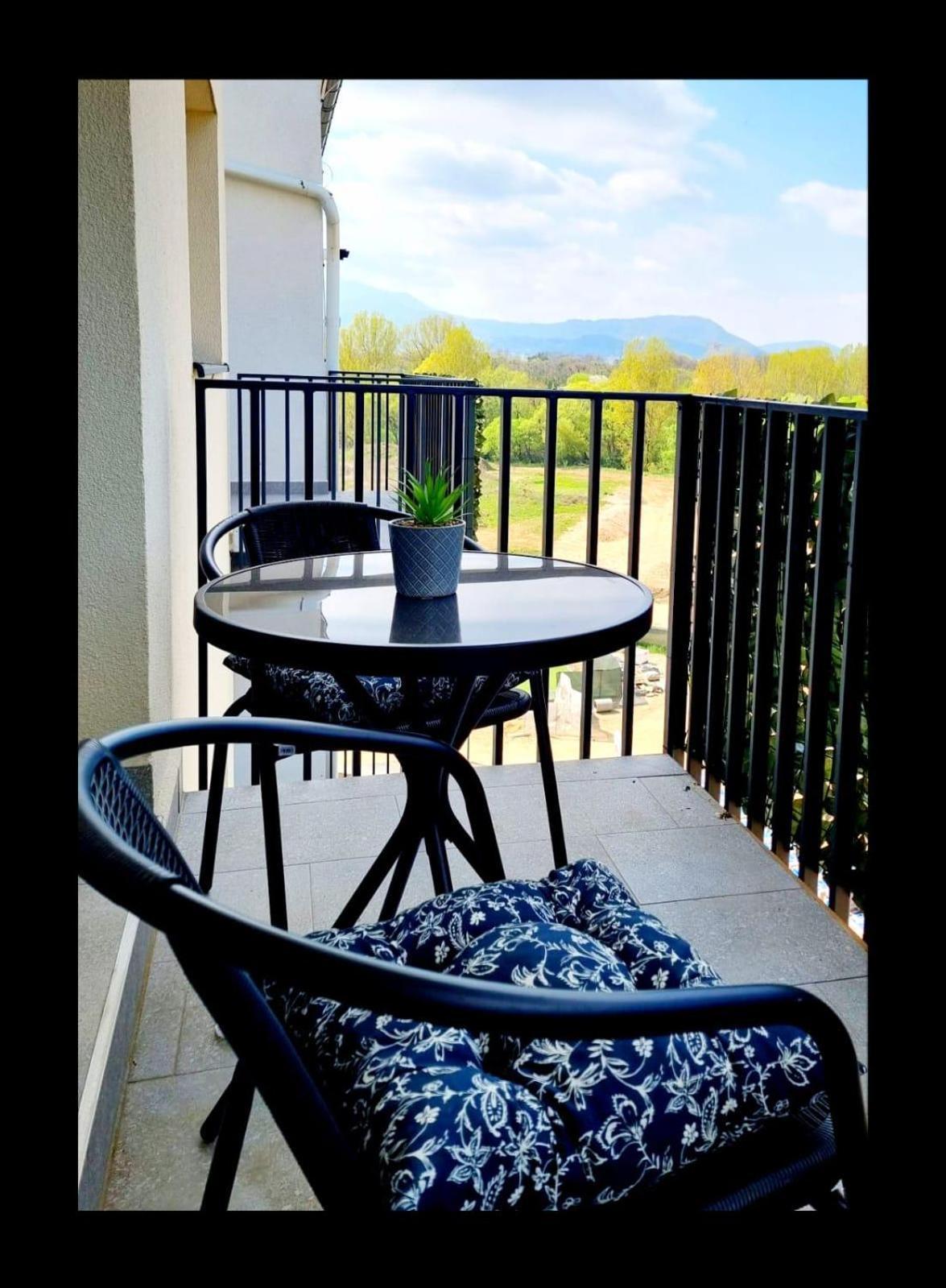 Mountain Breeze Luxury Apartment Ac & Parcare Privata Brašov Exteriér fotografie